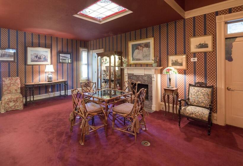 בית מלון כפרי St. Helena