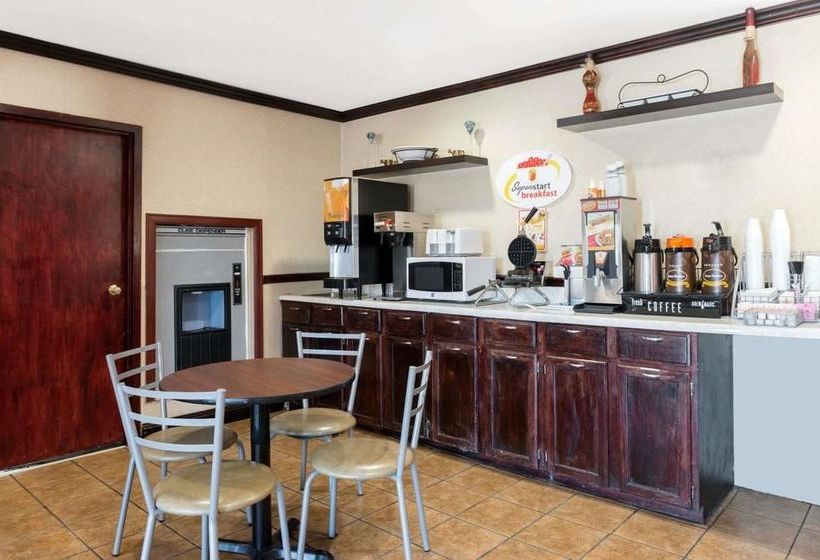 فندق Economy Inn