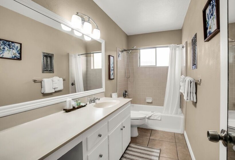 בית מלון כפרי The Inn At Deep Canyon