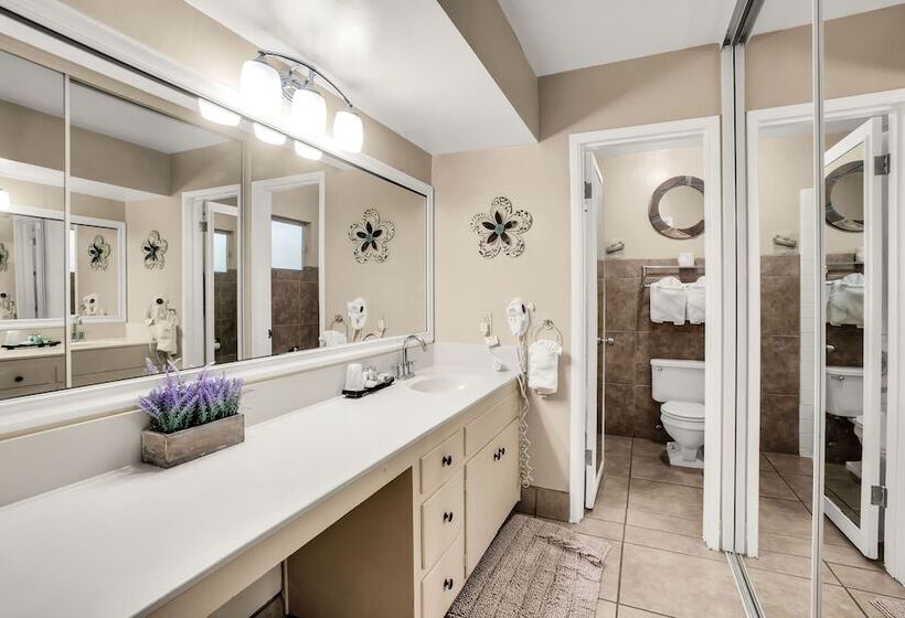 בית מלון כפרי The Inn At Deep Canyon