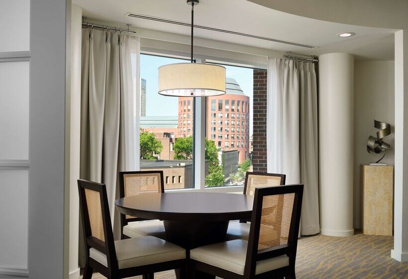 호텔 The Inn At Penn, A Hilton