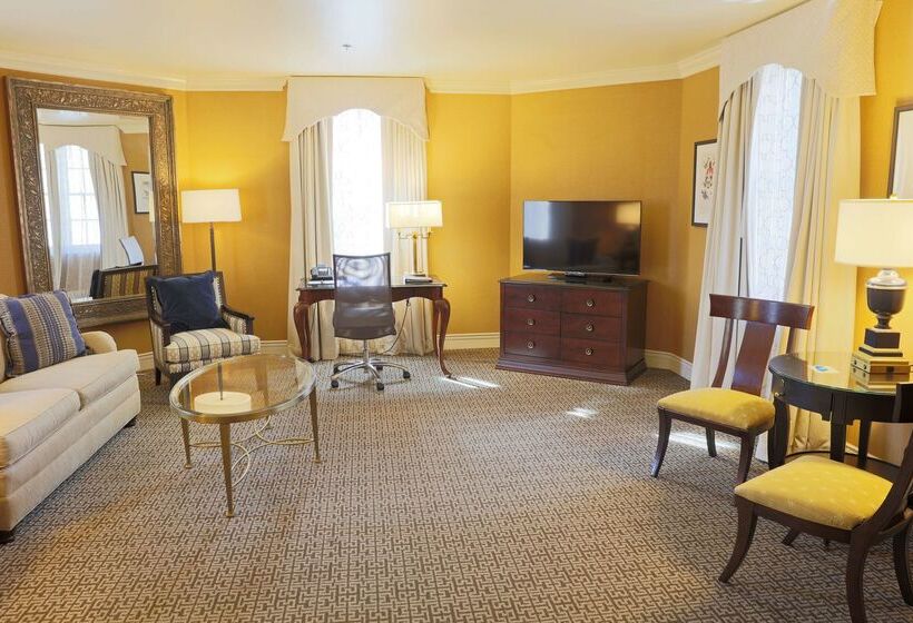 Otel Roanoke & Conference Ctr, Curio Collection By Hilton 