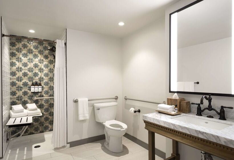 Hyatt Regency Hill Country Resort & Spa