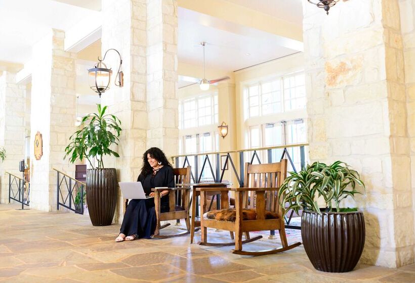 Hyatt Regency Hill Country Resort & Spa