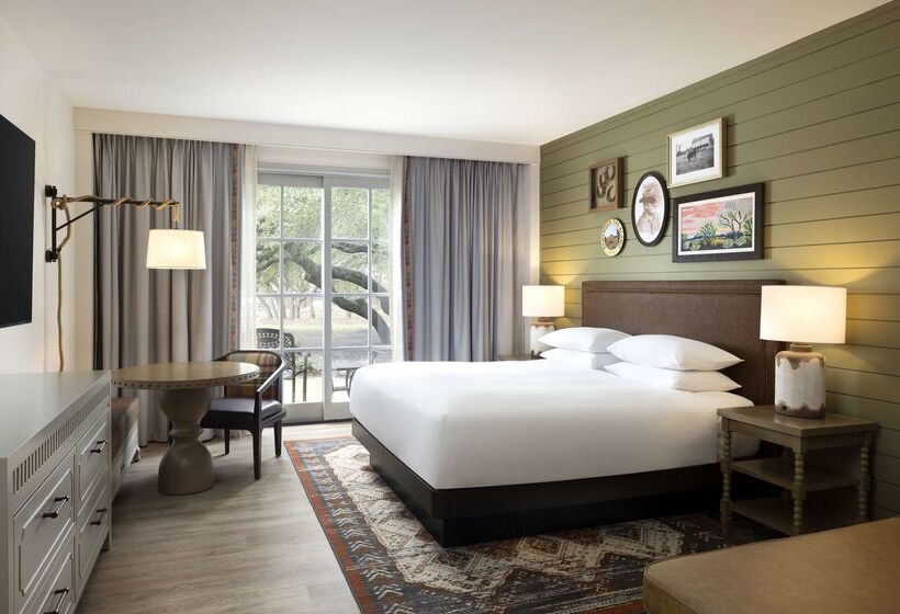 Hyatt Regency Hill Country Resort & Spa