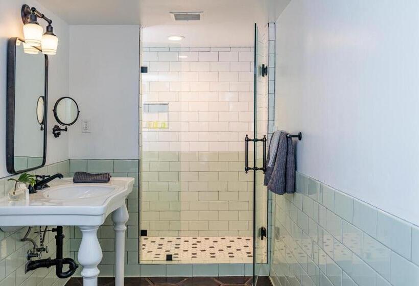 Ingleside Estate Hotel & Bungalows Adults Only