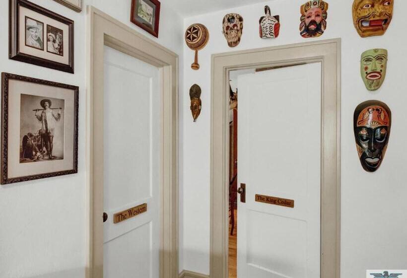 Robins Nest Bed & Breakfast