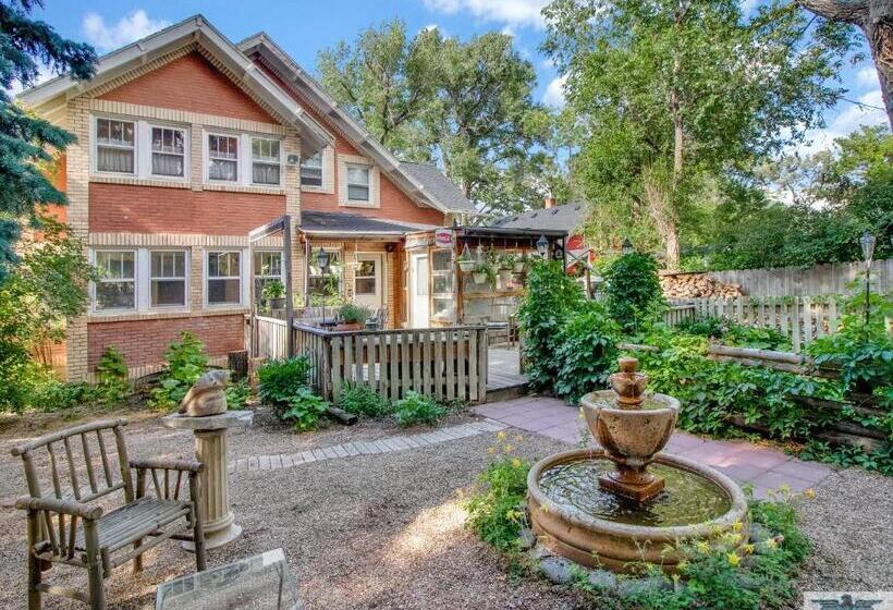 Robins Nest Bed & Breakfast