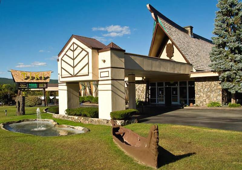 Tiki Resort   Lake George