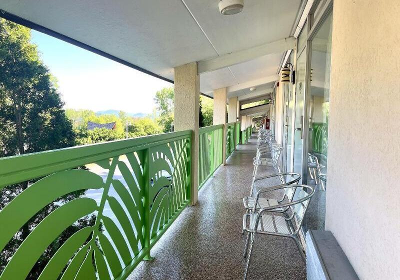 Tiki Resort   Lake George