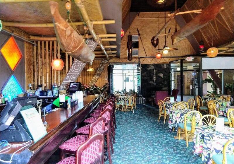 Tiki Resort   Lake George