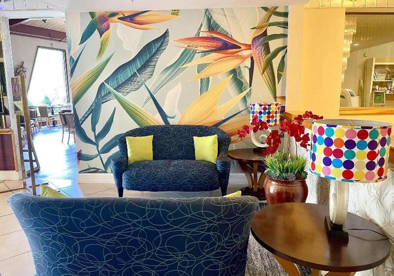 Tiki Resort   Lake George