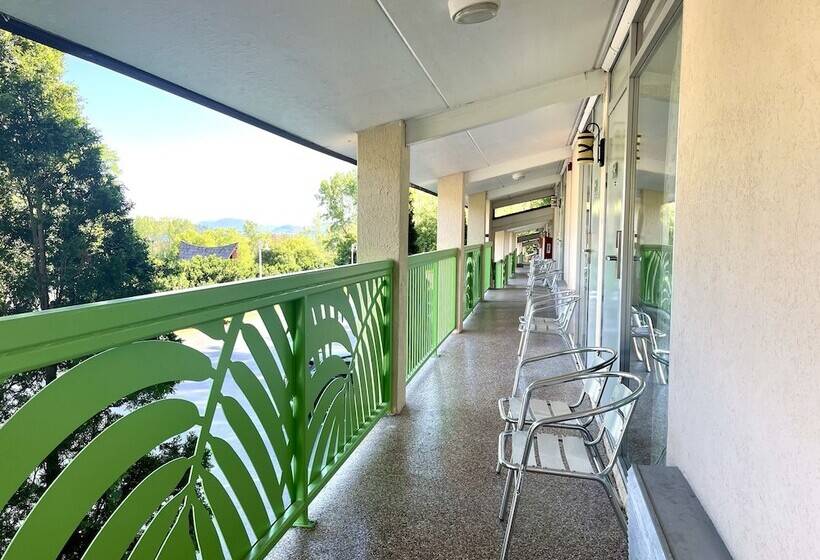 Tiki Resort   Lake George