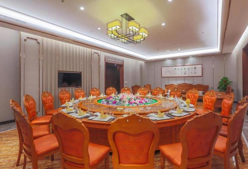 酒店 Excellence International