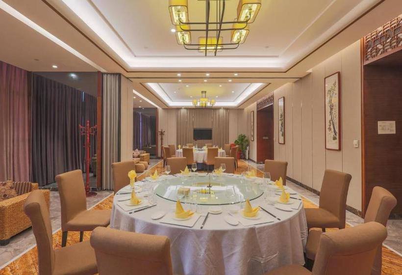 酒店 Excellence International