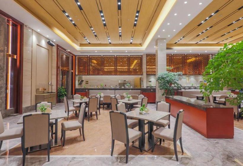 酒店 Excellence International