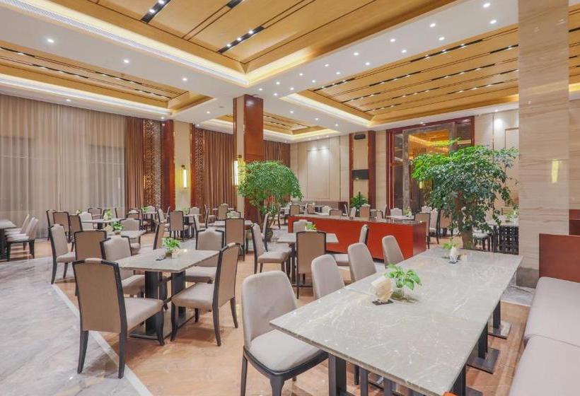 酒店 Excellence International