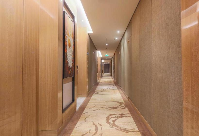 酒店 Excellence International