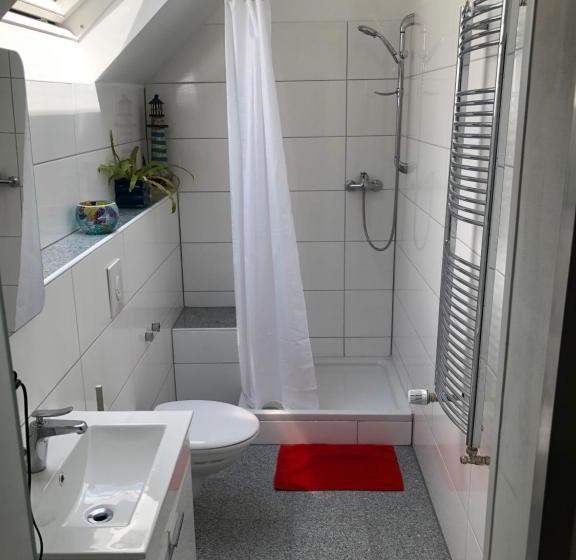 Lazarus Hotel & Restaurant