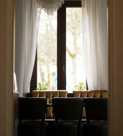 Lazarus Hotel & Restaurant