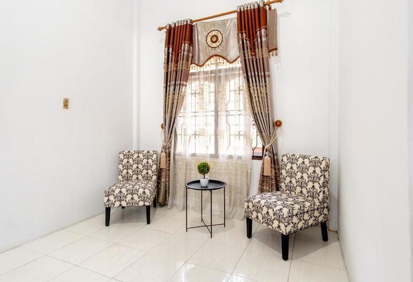 호텔 Koolkost Syariah 1000 House