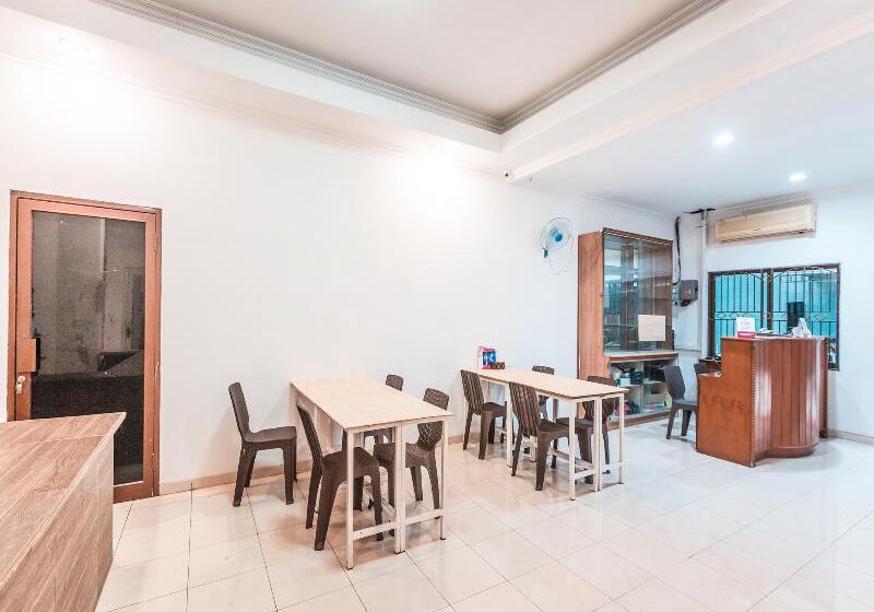 호텔 Oyo 2034 Eden Guest House