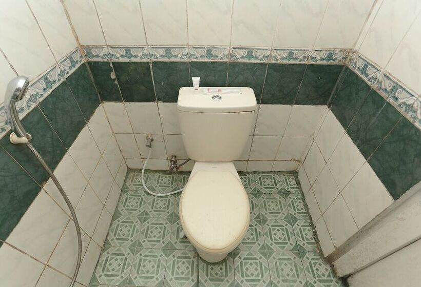 فندق Oyo 2057 Kharisma