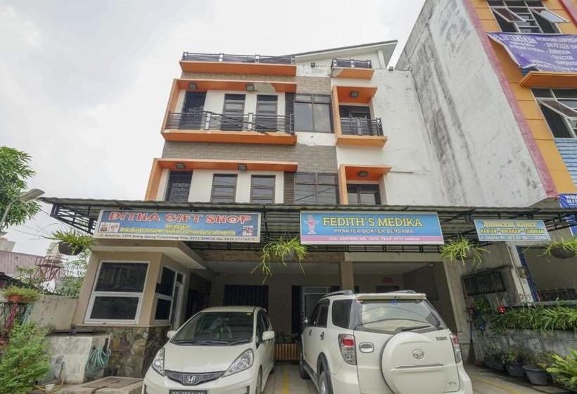 Отель Oyo 2067 Fedith Kost Syariah