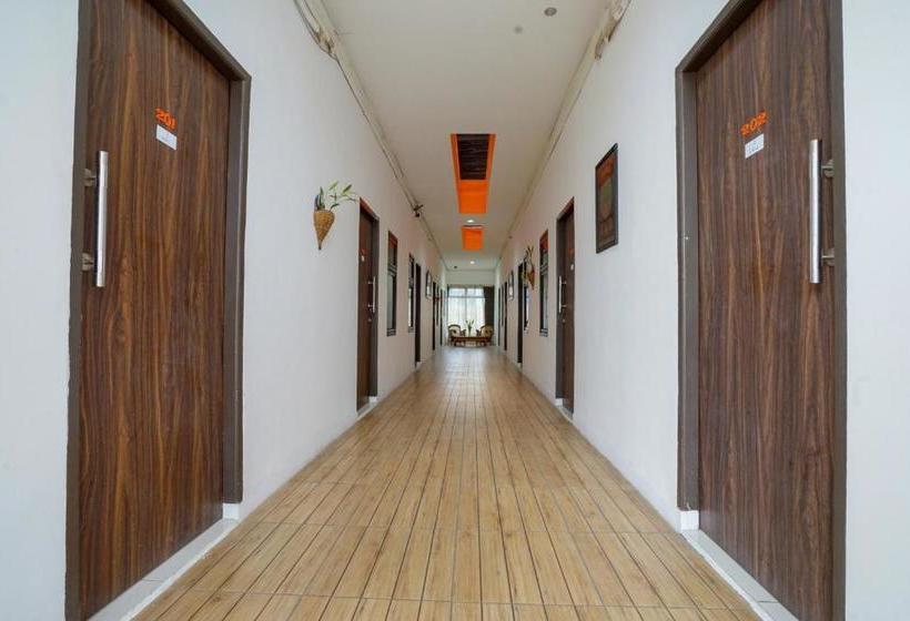 Отель Oyo 2067 Fedith Kost Syariah