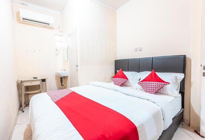 호텔 Oyo 2070 Kamarku Bagus