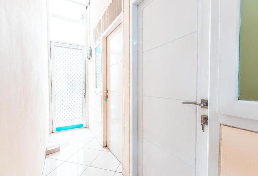 호텔 Oyo 2070 Kamarku Bagus