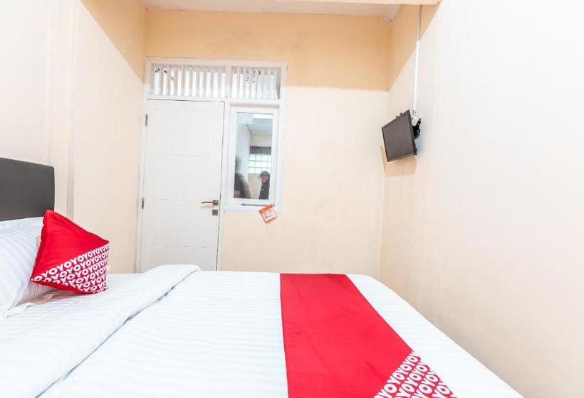 호텔 Oyo 2070 Kamarku Bagus