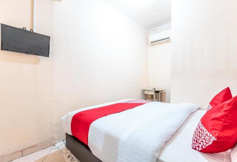 호텔 Oyo 2070 Kamarku Bagus