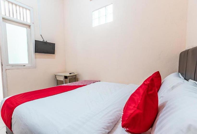 호텔 Oyo 2070 Kamarku Bagus