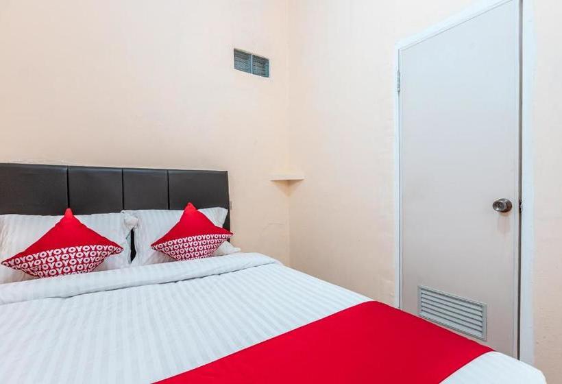 호텔 Oyo 2070 Kamarku Bagus