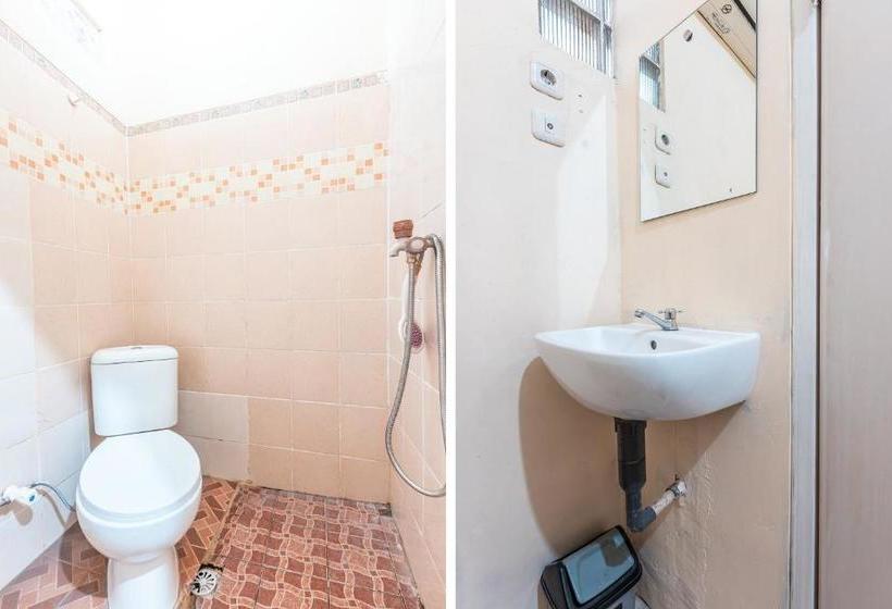 호텔 Oyo 2070 Kamarku Bagus