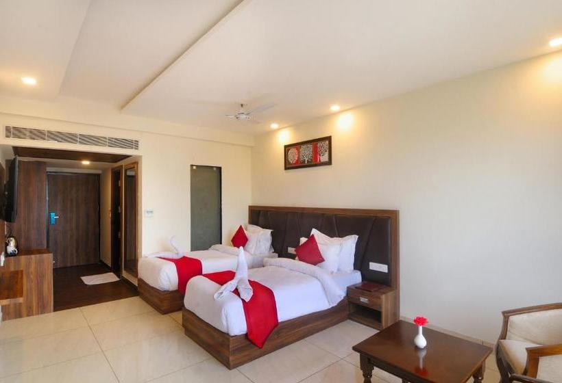 ホテル Fab Prime Royal Vrindaban