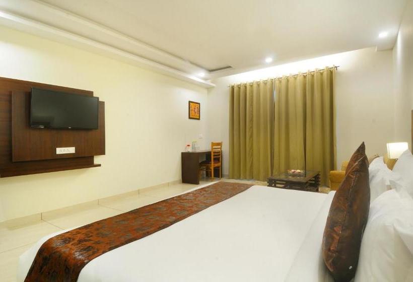 ホテル Fab Prime Royal Vrindaban