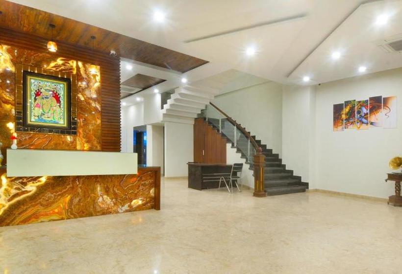 ホテル Fab Prime Royal Vrindaban