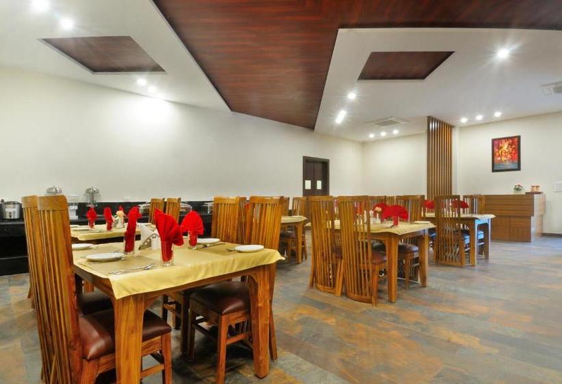 ホテル Fab Prime Royal Vrindaban