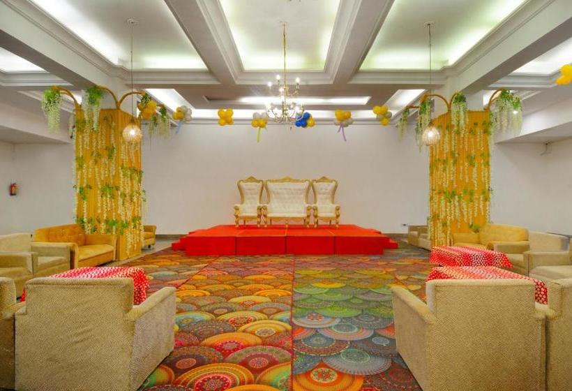 ホテル Fab Prime Royal Vrindaban