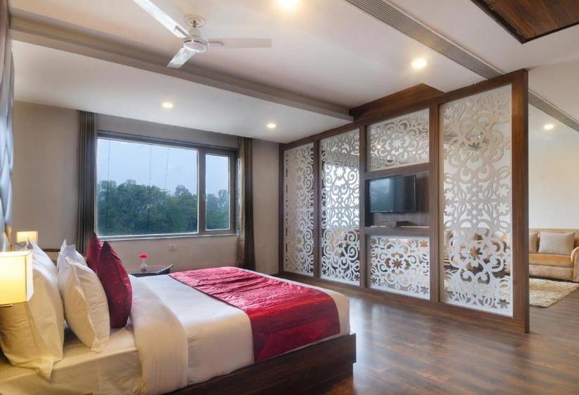 ホテル Fab Prime Royal Vrindaban