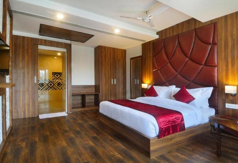 ホテル Fab Prime Royal Vrindaban