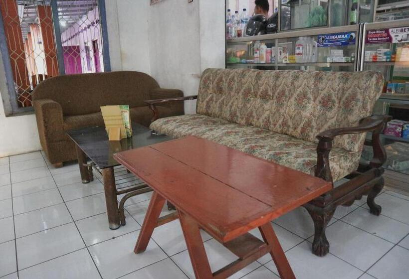 בית מלון כפרי Spot On 1972 Aman Family Inn