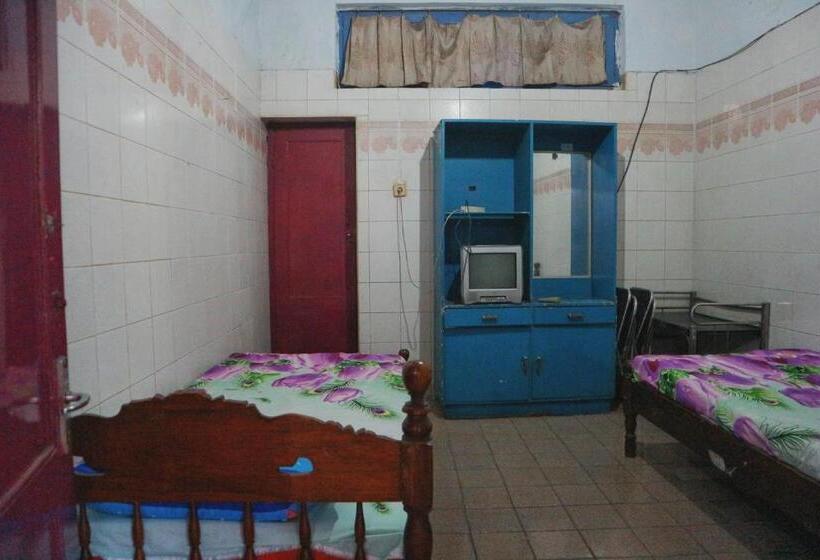 בית מלון כפרי Spot On 1972 Aman Family Inn