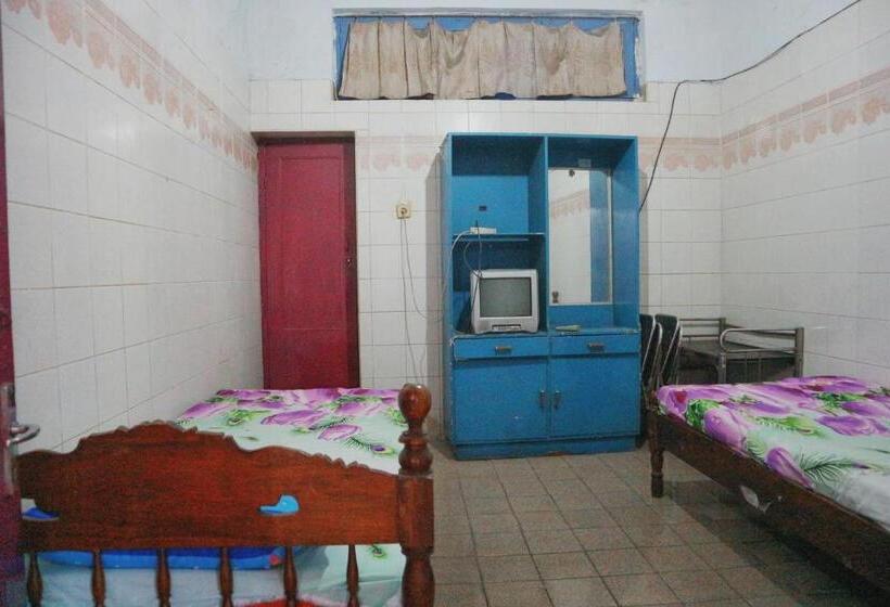 בית מלון כפרי Spot On 1972 Aman Family Inn