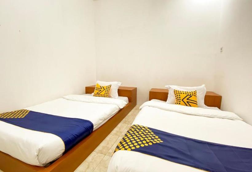 هتل Spot On 2051 Sho Family Homestay And Resto