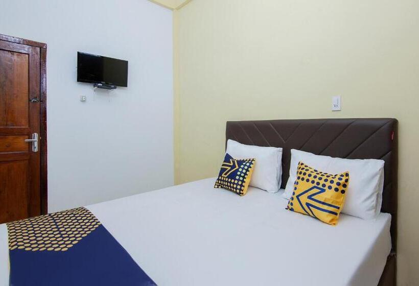 Spot On 2076 Hotel Stadion