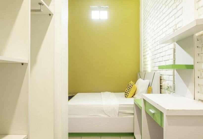 호텔 Spot On 2080 Rumah Kita Residence