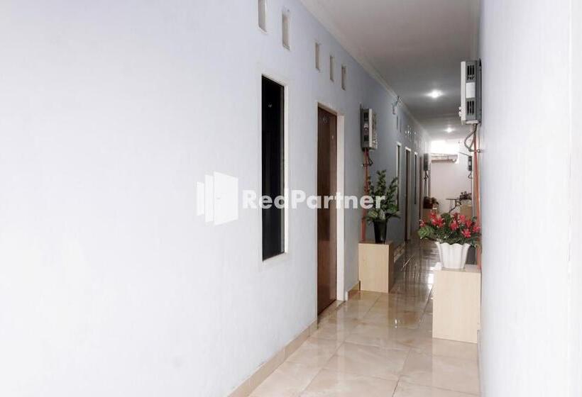 호텔 Tassa Homestay Syariah Mitra Reddoorz